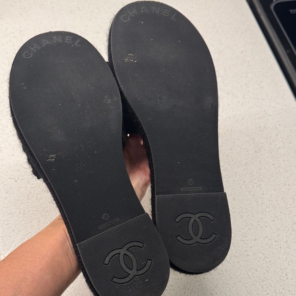Chanel Black Slide Sandals gold chain like new w dust over and box - Picture 3 of 4